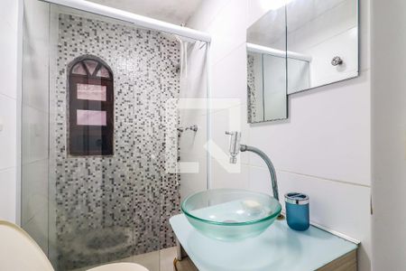 Banheiro de casa para alugar com 1 quarto, 55m² em Cidade São Francisco, São Paulo