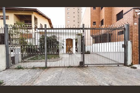 Fachada de casa à venda com 4 quartos, 200m² em Água Fria, São Paulo