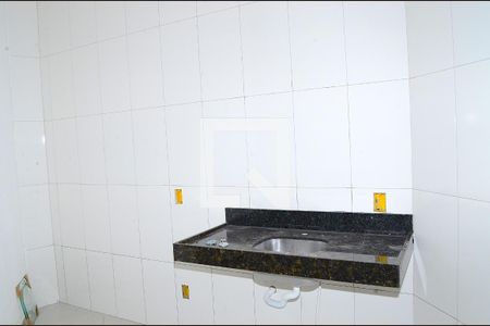 Cozinha de apartamento para alugar com 1 quarto, 31m² em Ouro Minas, Belo Horizonte