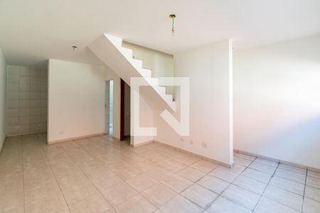 Sala de casa de condomínio à venda com 2 quartos, 75m² em Conjunto Residencial Jardim Canaa, São Paulo