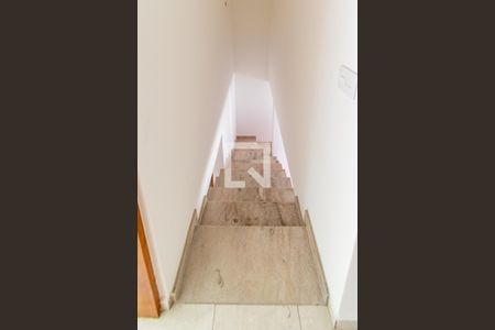 Escada de casa de condomínio à venda com 2 quartos, 75m² em Conjunto Residencial Jardim Canaa, São Paulo
