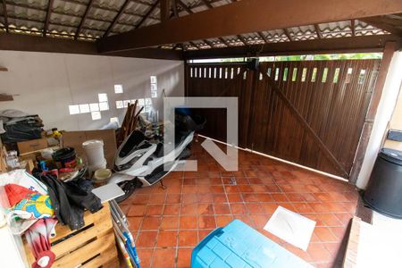 Garagem de casa de condomínio à venda com 5 quartos, 400m² em Maria Paula, Niterói
