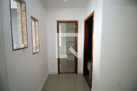 Sala de casa à venda com 6 quartos, 230m² em Irajá, Rio de Janeiro