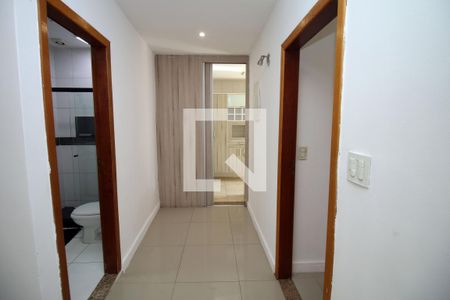 Sala de casa à venda com 6 quartos, 230m² em Irajá, Rio de Janeiro