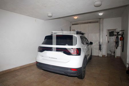 Box Garagem (02 vagas) de casa à venda com 3 quartos, 248m² em Centro Histórico, Porto Alegre