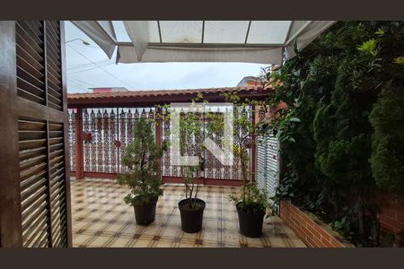 Vista de casa à venda com 3 quartos, 300m² em Vila Scarpelli, Santo André