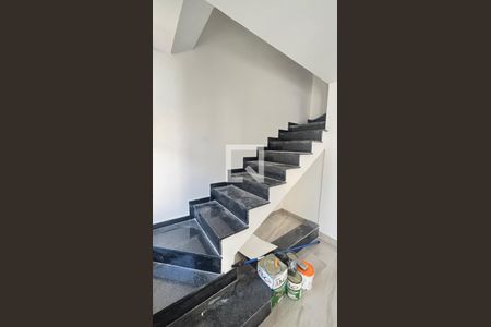 Escada de casa à venda com 2 quartos, 70m² em Vila Alto de Santo Andre, Santo André