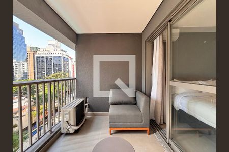 Varanda de kitnet/studio para alugar com 1 quarto, 26m² em Moema, São Paulo