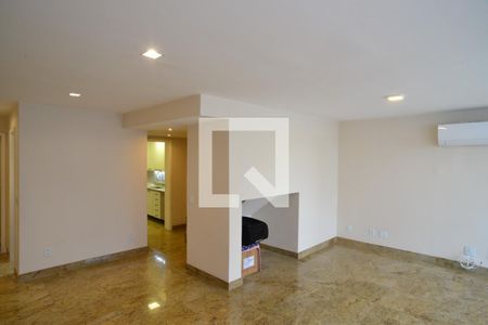 Sala de apartamento à venda com 4 quartos, 251m² em Barra da Tijuca, Rio de Janeiro