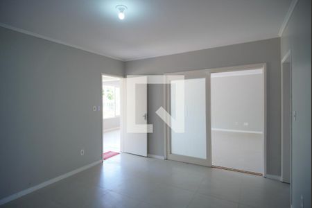 Sala 2 de casa à venda com 5 quartos, 400m² em Chácara das Pedras, Porto Alegre