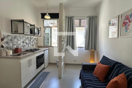 Sala/Cozinha de apartamento para alugar com 1 quarto, 35m² em Copacabana, Rio de Janeiro
