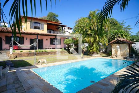 Piscina de casa à venda com 4 quartos, 250m² em Engenho do Mato, Niterói