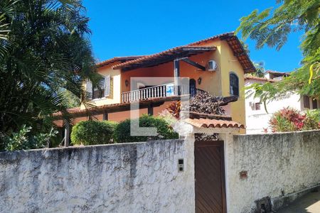 Fachada de casa à venda com 4 quartos, 250m² em Engenho do Mato, Niterói