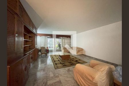 Sala de casa à venda com 3 quartos, 300m² em Tijuca, Rio de Janeiro