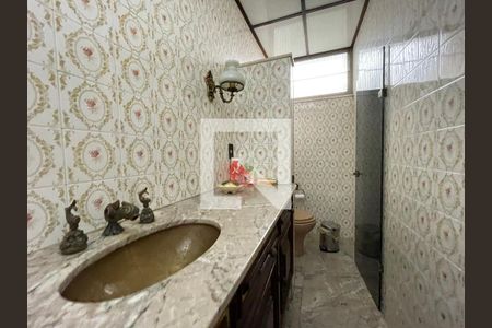 Lavabo de casa à venda com 3 quartos, 300m² em Tijuca, Rio de Janeiro