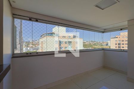Sala de apartamento à venda com 4 quartos, 127m² em Fernão Dias, Belo Horizonte