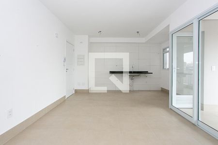 Sala de apartamento à venda com 2 quartos, 67m² em Vila Azevedo, São Paulo