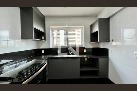 Cozinha de apartamento à venda com 3 quartos, 127m² em Lourdes, Belo Horizonte
