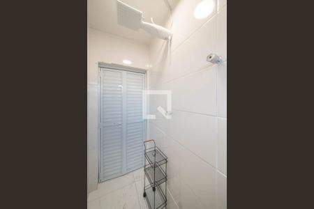 Banheiro de kitnet/studio para alugar com 1 quarto, 9m² em Itaim Bibi, São Paulo