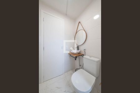 Banheiro Social de kitnet/studio para alugar com 1 quarto, 15m² em Vila Gertrudes, São Paulo