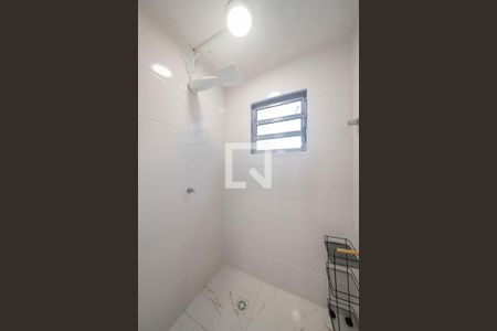 Banheiro Social de kitnet/studio para alugar com 1 quarto, 15m² em Vila Gertrudes, São Paulo