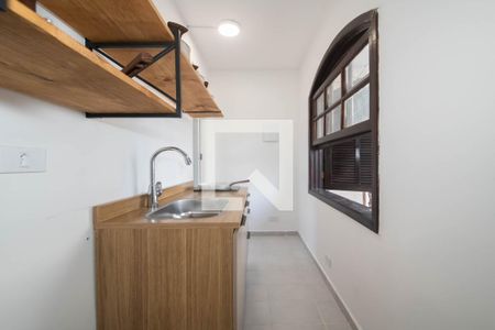 Cozinha de kitnet/studio para alugar com 1 quarto, 15m² em Vila Gertrudes, São Paulo