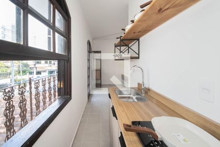 Cozinha de kitnet/studio para alugar com 1 quarto, 15m² em Vila Gertrudes, São Paulo