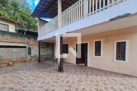 Quintal de casa à venda com 5 quartos, 400m² em Matapaca, Niterói