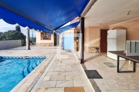 Quintal de casa à venda com 5 quartos, 400m² em Matapaca, Niterói