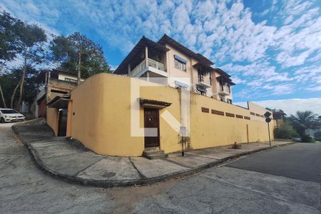 Fachada de casa à venda com 5 quartos, 400m² em Matapaca, Niterói