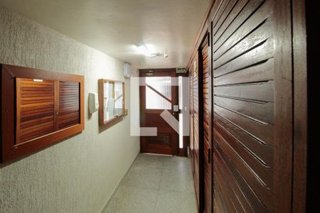 Corredor de apartamento à venda com 1 quarto, 34m² em Passo D’areia, Porto Alegre