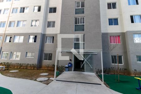 Fachada bloco de apartamento para alugar com 2 quartos, 43m² em Jardim Paris, São Paulo