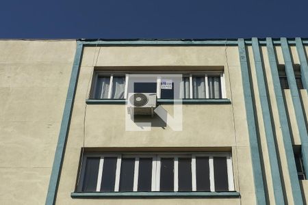 Placa de apartamento à venda com 1 quarto, 63m² em Floresta, Porto Alegre