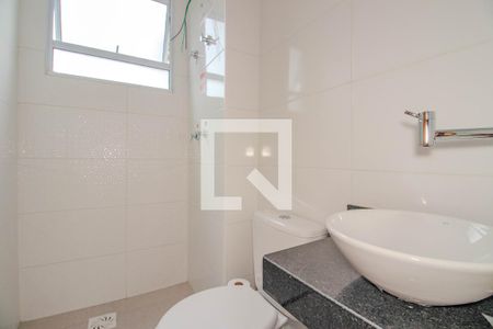 Banheiro de apartamento à venda com 2 quartos, 40m² em Mário Quintana, Porto Alegre