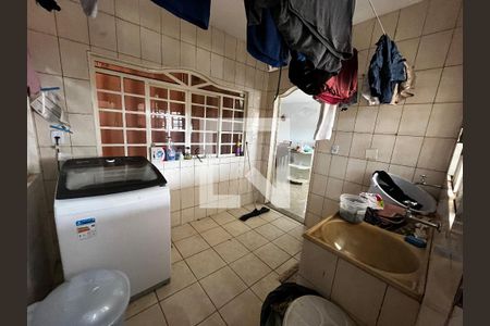 Área de Serviço de casa para alugar com 3 quartos, 250m² em Qnj 17, Brasília