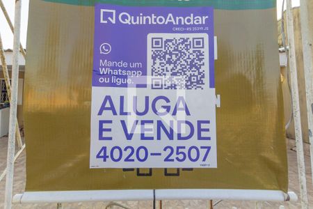 Placa instalada de casa para alugar com 6 quartos, 200m² em Guajuviras, Canoas