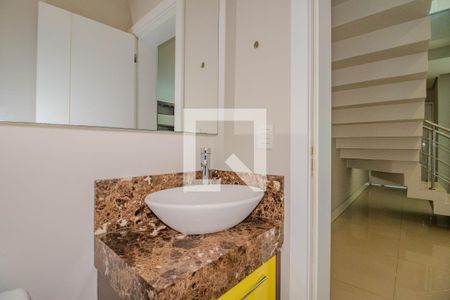 Lavabo de casa de condomínio à venda com 3 quartos, 234m² em Sarandi, Porto Alegre