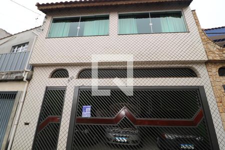 Fachada de casa à venda com 2 quartos, 180m² em Cidade São Mateus, São Paulo