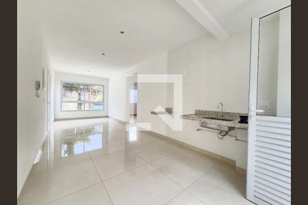 Cozinha de apartamento à venda com 2 quartos, 77m² em Santa Efigênia, Belo Horizonte
