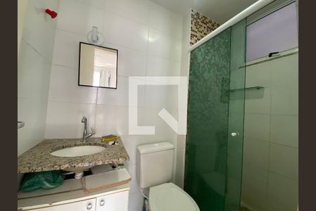 Banheiro da Suíte 2 de apartamento para alugar com 2 quartos, 49m² em Quintino Bocaiúva, Rio de Janeiro