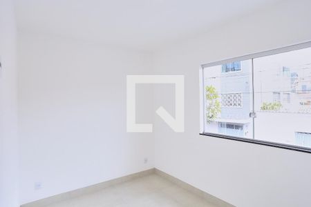Quarto de casa para alugar com 3 quartos, 200m² em Sagrada Família, Belo Horizonte