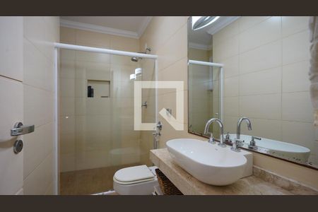 Banheiro da Suíte 1 de casa de condomínio para alugar com 6 quartos, 500m² em Cacupé, Florianópolis