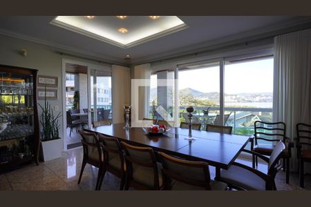 Sala de casa de condomínio para alugar com 6 quartos, 500m² em Cacupé, Florianópolis