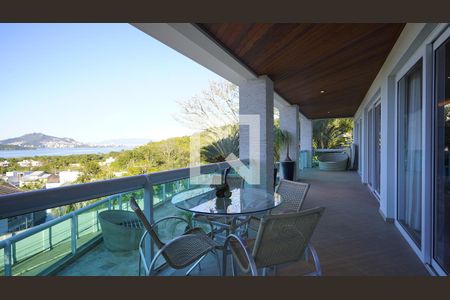Varanda da Sala de casa de condomínio para alugar com 6 quartos, 500m² em Cacupé, Florianópolis