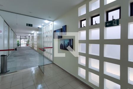 Hall de entrada de apartamento para alugar com 0 quarto, 27m² em Consolação, São Paulo