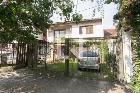 Fachada de casa à venda com 4 quartos, 212m² em Jardim do Salso, Porto Alegre