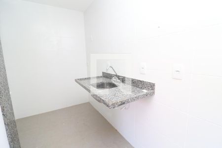 Cozinha e Área de Serviço de apartamento à venda com 1 quarto, 35m² em Jardim Guanabara, Rio de Janeiro