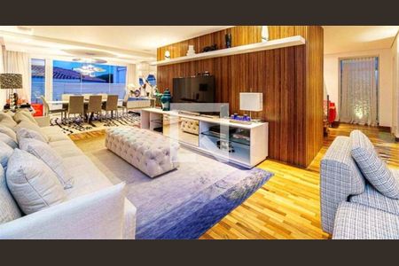 Casa à venda com 3 quartos, 570m² em Pacaembu, São Paulo