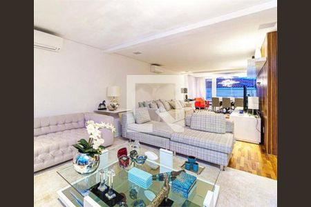 Casa à venda com 3 quartos, 570m² em Pacaembu, São Paulo