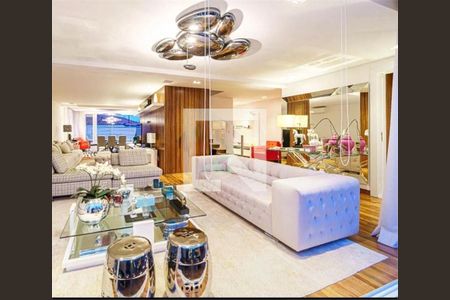 Casa à venda com 3 quartos, 570m² em Pacaembu, São Paulo